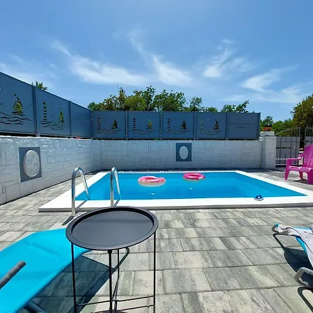 בית נופש House House *