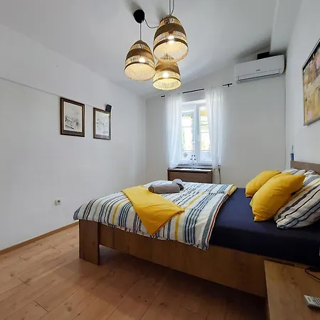 Vakantiehuis House House Jadranovo