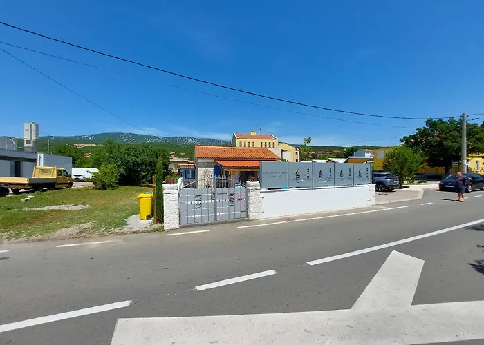 Vakantiehuis House House *